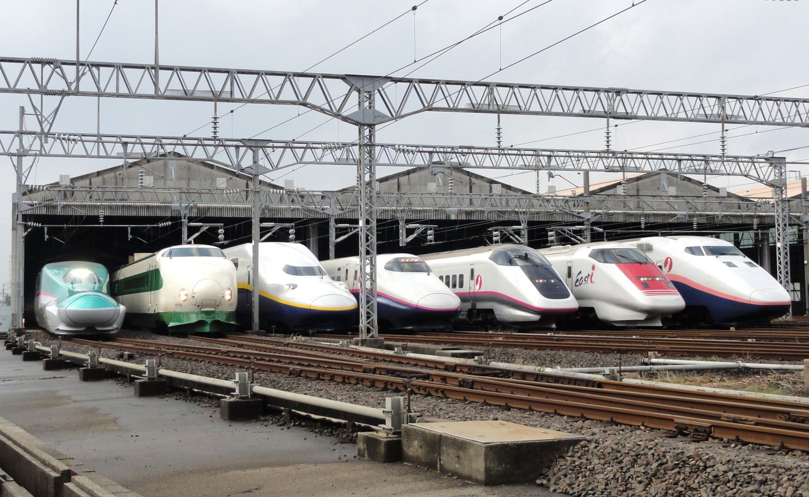 Panduan Naik Shinkansen dengan Koper Besar: Wajib tahu sebelum naik Shinkansen di Jepang!